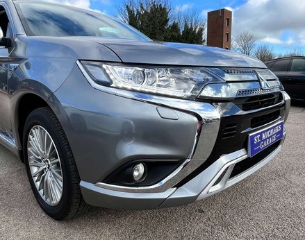 Mitsubishi Outlander 2.4 Outlander Design PHEV CVT 4WD 5dr 81