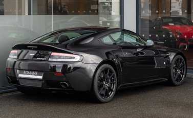 Aston Martin V12 Vantage S Coupe 3