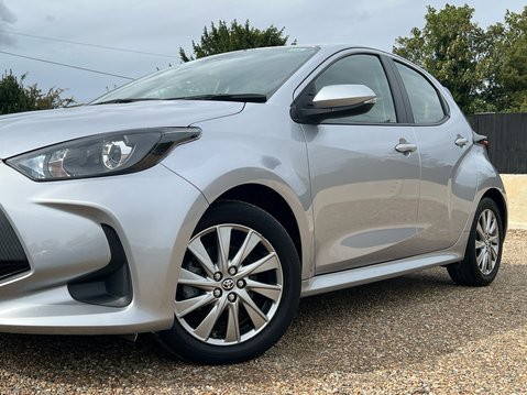 Toyota Yaris ICON FHEV 15