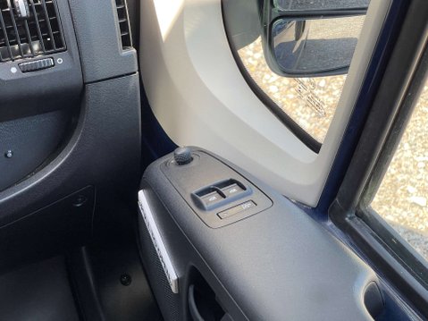 Peugeot Boxer L3H2 17-Seat Lightweight Non-D1 minibus with A/C, Cruise, Nav, Sensors, Tel 33