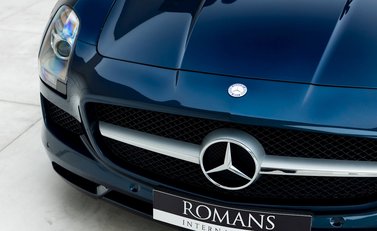Mercedes-Benz SLS AMG 20