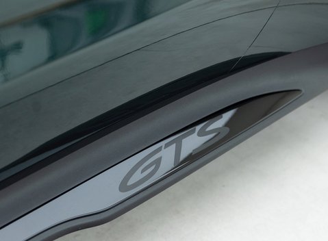 Porsche Taycan GTS Sport Turismo 30