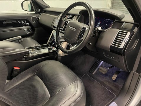 Land Rover Range Rover 3.0 SD V6 Vogue Auto 4WD Euro 6 (s/s) 5dr 24