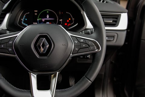 Renault Captur TECHNO E-TECH 19