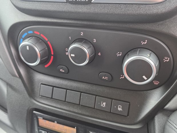 Iveco Daily DAILY 72C18 DIESEL 3.0 Business Box Van 5100 WB Hi-Matic With Tailift 16
