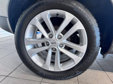 Nissan Juke 1.2 DIG-T N-Connecta Euro 6 (s/s) 5dr 9