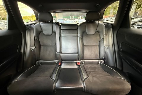 Volvo XC60 T5 R-DESIGN AWD - RARE COLOUR - VOLVO SERVICE HISTORY 19