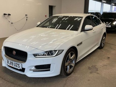 Jaguar XE 2.0 XE R-Sport Auto 4dr 11