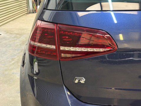 Volkswagen Golf 2.0 TSI BlueMotion Tech R 4Motion Euro 6 (s/s) 5dr 40