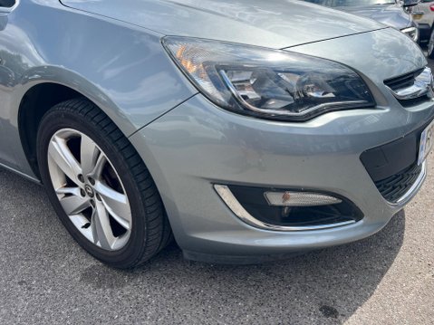 Vauxhall Astra 1.4 16v SRi Euro 5 5dr 12