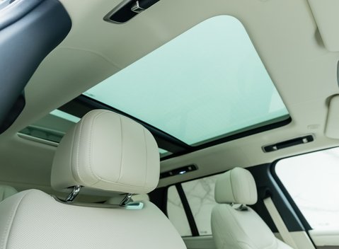 Land Rover Range Rover P510e First Edition 13