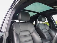 Porsche Macan TURBO PDK 10