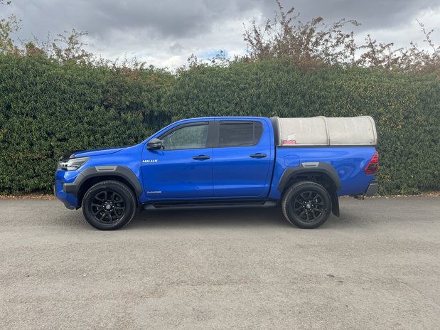 Toyota Hilux Invincible X | Auto | 2.8 LT | Double Cab | Sensors | EURO 6 | NO VAT 5