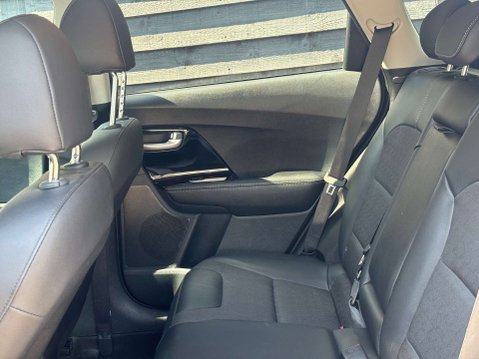 Kia Niro 1.6 Niro 2 HEV Semi-Auto 5dr 30