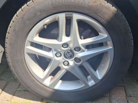 Toyota C-HR 1.8 VVT-h Icon SUV 5dr Petrol Hybrid CVT Euro 6 (s/s) (122 ps) 9