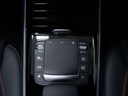 Mercedes-Benz GLA 2.0 GLA220d AMG Line (Premium Plus) SUV 5dr Diesel 8G-DCT 4MATIC Euro 6 (s/ 29