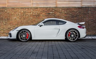 Porsche Cayman GT4 5