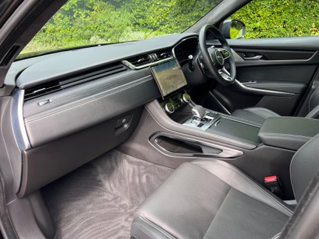 Jaguar F-Pace 2.0 D200 MHEV R-Dynamic HSE Black Auto AWD Euro 6 (s/s) 5dr 62