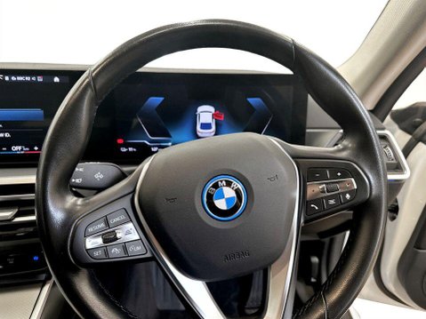 BMW i4 40 83.9kWh Sport Gran Coupe 5dr Electric Auto eDrive (340 ps) 1 Owner - Se 13