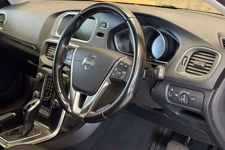 Volvo V40 1.6 T4 SE Lux Nav Hatchback 5dr Petrol Powershift Euro 5 (s/s) (180 ps) 8