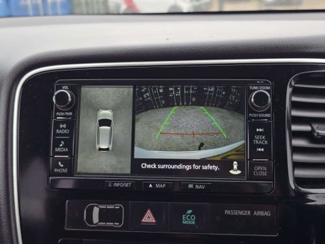Mitsubishi Outlander 2.0h 12kWh GX5h SUV 5dr Petrol Plug-in Hybrid CVT 4WD Euro 6 (s/s) (200 ps) 31