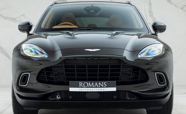 Aston Martin DBX 4