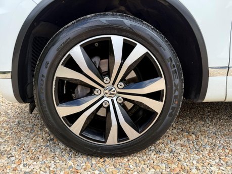 Volkswagen Touareg 3.0 TDI V6 BlueMotion Tech R-Line Tiptronic 4WD Euro 6 (s/s) 5dr 14