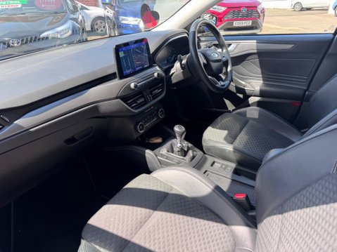Ford Focus TITANIUM X 11