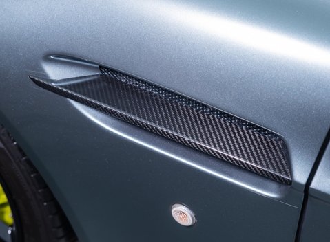 Aston Martin V8 Vantage AMR 34