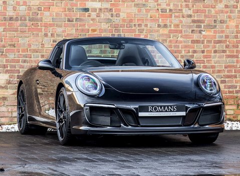 Porsche 911 Targa 4 GTS (991.2) 1