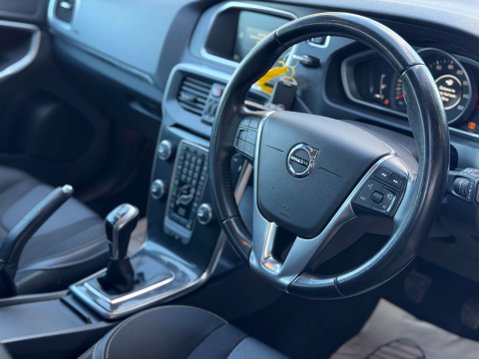 Volvo V40 2.0 V40 Momentum Nav+ D2 5dr 5