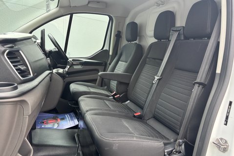 Ford Transit Custom 280 130 ps L1 Limited Panel Van - Sat Nav 3