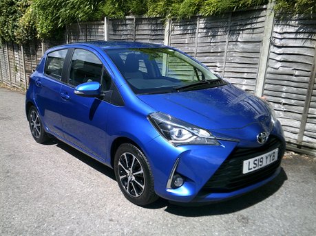 Toyota Yaris VVT-I ICON TECH ONLY 16,000 MILES FROM NEW