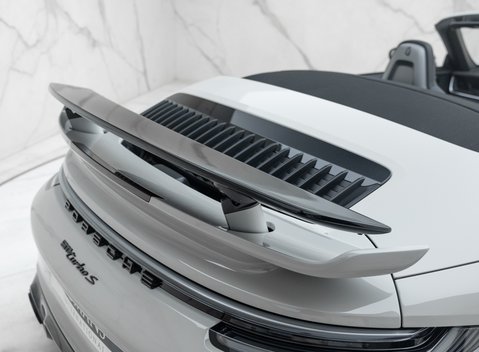 Porsche 911 Turbo S Cabriolet (992) 43