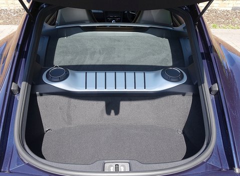 Porsche Cayman GT4 11