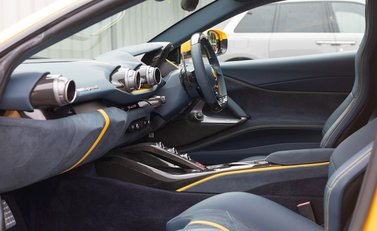 Ferrari 812 Superfast 15