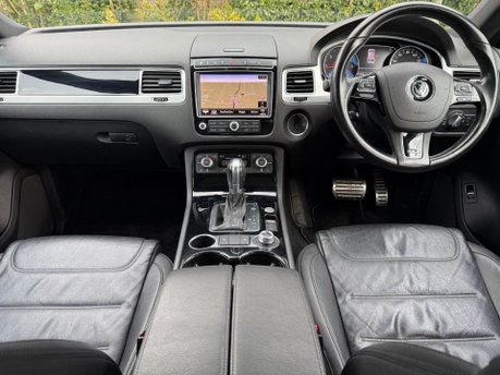 Volkswagen Touareg 3.0 TDI V6 R-Line Plus Tiptronic 4WD Euro 6 (s/s) 5dr 26