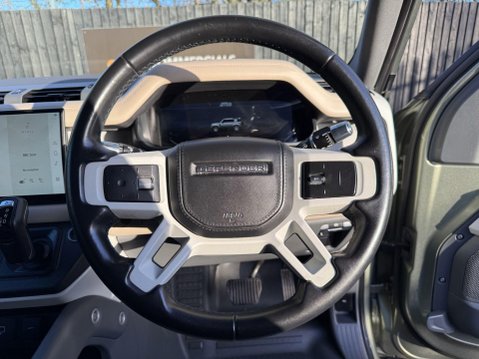 Land Rover Defender HSE MHEV 28