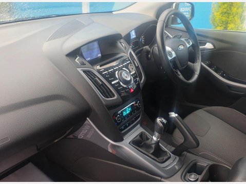 Ford Focus 1.6 TDCi Titanium Navigator Estate 5dr Diesel Manual Euro 5 (s/s) (115 ps) 18