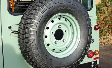 Land Rover 90 Heritage 10