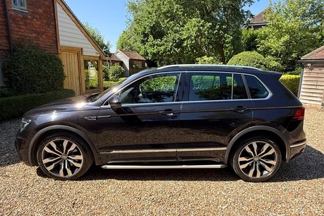 Volkswagen Tiguan R-LINE TECH TSI 4MOTION DSG 18