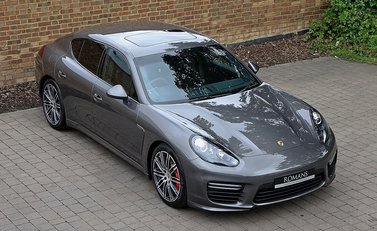 Porsche Panamera GTS 3