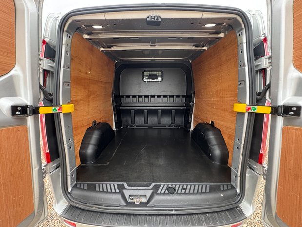 Ford Transit Custom Crew Cab LWB L2H1 Low Roof Limited 320 Air Con Sensors EURO 6 10