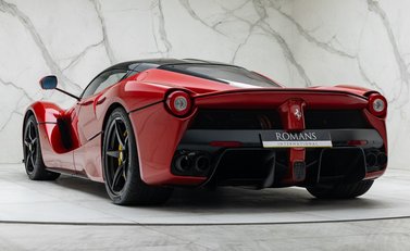 Ferrari LaFerrari 11