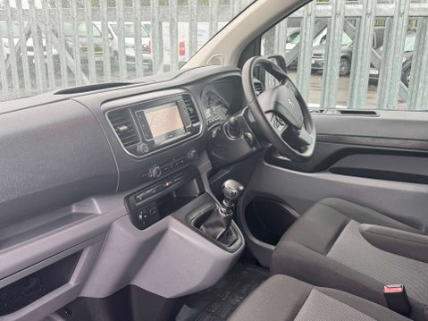 Peugeot Expert 2.0 Expert Professional Premium L1 Blue HDi 37