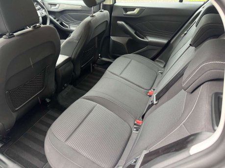 Ford Focus 1.0 Focus Titanium Auto 5dr 44