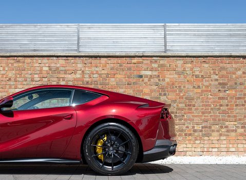 Ferrari 812 Superfast 28