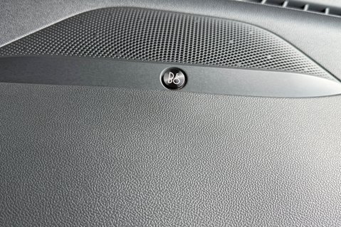 Ford Focus ST -PAN ROOF -PARKING/PERFORMANCE/ASSIST PACKS -HUD -B&O - MEAN GREEN 72