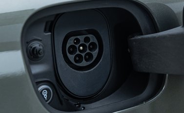 Porsche Macan 4 Electric 38