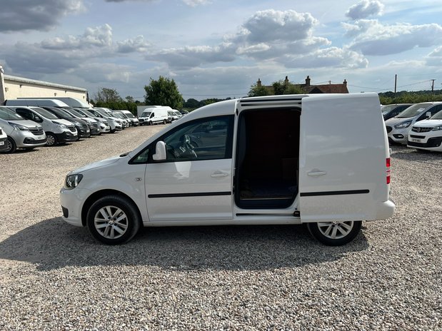 Volkswagen Caddy AUTO SWB L1H1 Low Roof Highline Air Con Sensors Tow Bar NO VAT 11